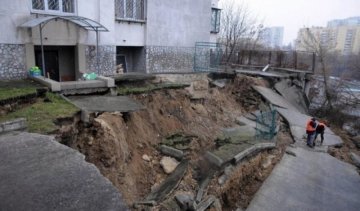 В центрі Києва будують “висотку” на зсувонебезпечному місці