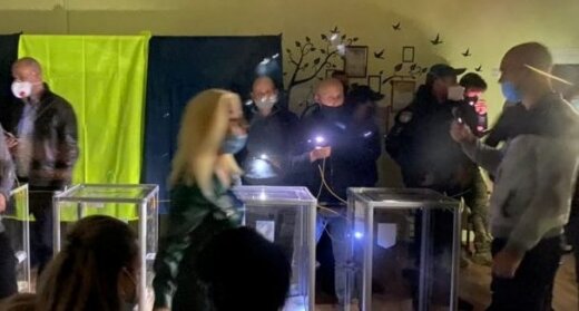 На избирательном участке Закарпатья пропал свет, фото zak-kor.net