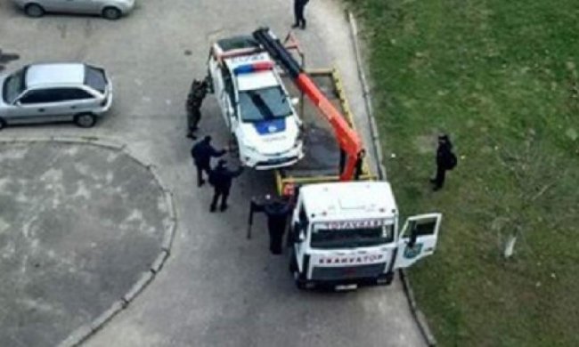 Поліцейські у Львові в’їхали у припаркований автомобіль (фото)