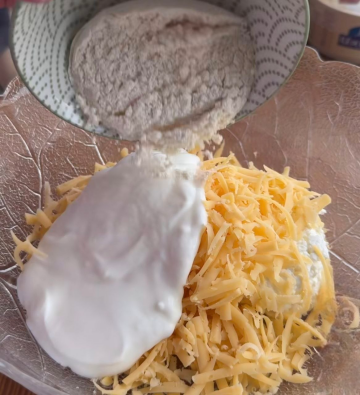 Сирна піца з грушею та брі: фото скрін рецепту