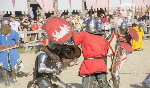Кияни показали лицарську виправку на середньовічному турнірі