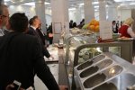 Від червоної ікри до тигрових креветок: меню та ціни їдальні для депутатів