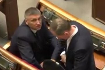 Как "скрытные" депутаты "Оппоблока" деньгами делились