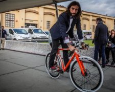 Російський бізнесмен обіцяє мільйон євро за повтор трюку італійського екстремала (відео)
