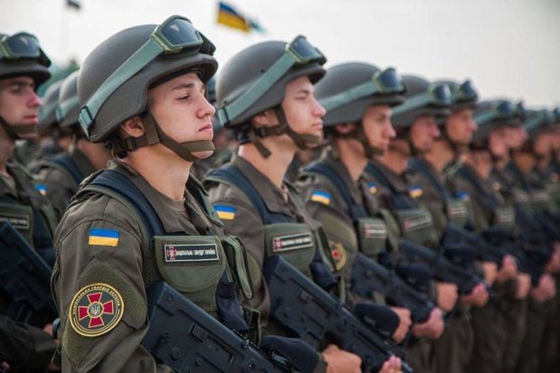 Воєнний стан в Україні: повний текст указу Порошенка