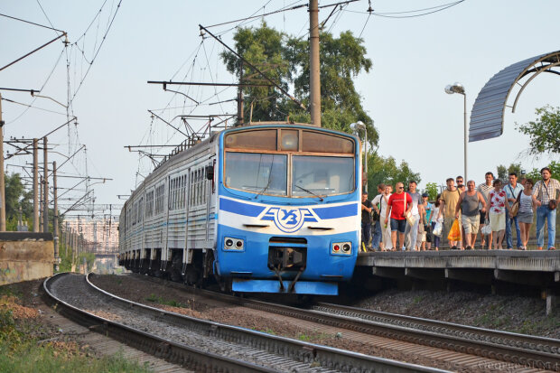 Пешком постоим: в Киеве отменили шесть рейсов городской электрички