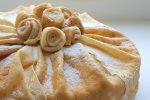 Пальчики оближешь: блинный торт с сырным кремом
