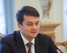 Спікер Ради Разумков звернувся до вчителів: "Від вас залежать наші..."