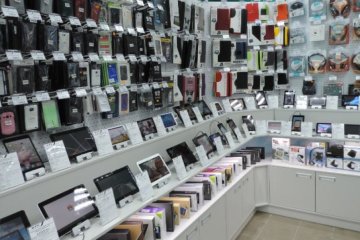 Трьох киян судитимуть за пограбування магазину техніки в Ужгороді