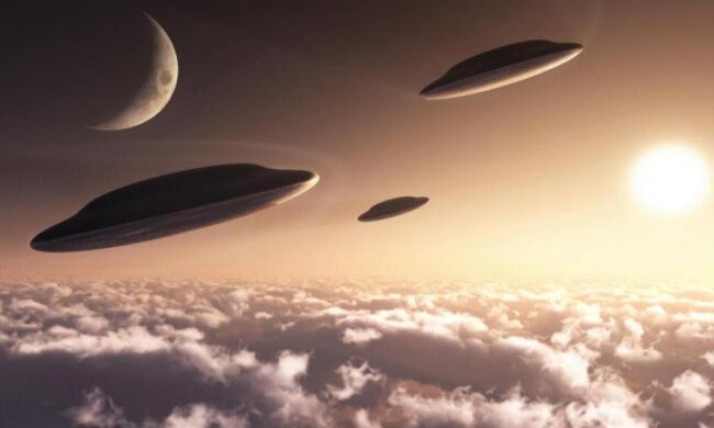 Крилатий НЛО зловили на раритетний знімок