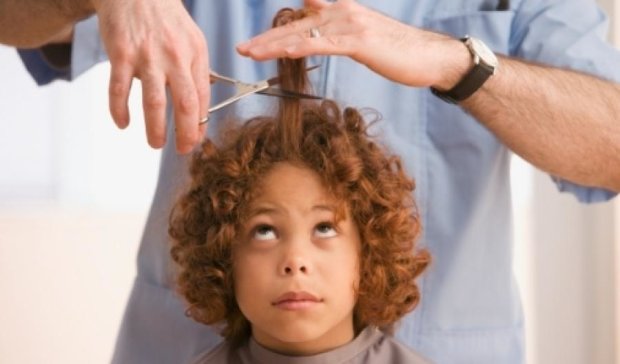 Как успокоить ребенка в парикмахерской