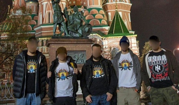 Фото дня: Мы рядом! - «Азов» передал привет Путину с Красной площади