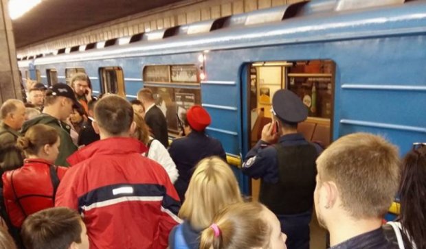 У київському метро жінка кинулась під потяг