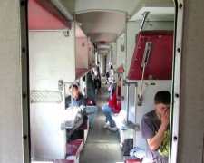 Укрзализныця официально разъяснила особенности секса в поездах