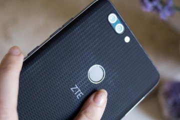 Трамп заборонив США користуватися китайськими смартфонами