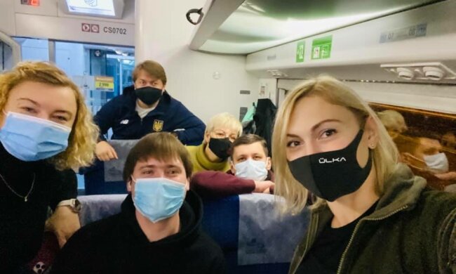 На Донбасс, фото facebook "Слуга народа"
