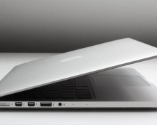 Apple попрощалась c дырявым MacBook