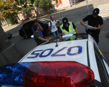 Подвыпивший последователь Ляшко наколол на вилы полицейского