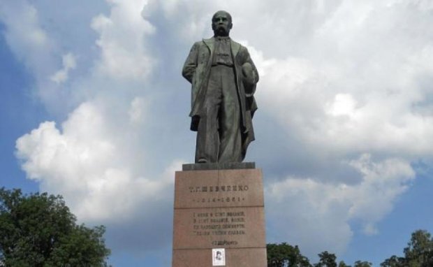 Київський пам'ятник Шевченку "вмили" вперше за 15 років