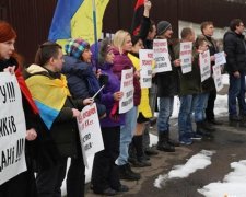 Пікет біля будинку Авакова: соратники Саакашвілі все пояснили