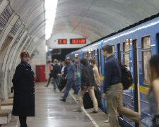 У Києві закрили станцію метро без попередження