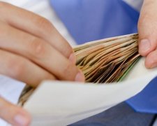 Зарплата у конверті: роботодавці шкодять українцям