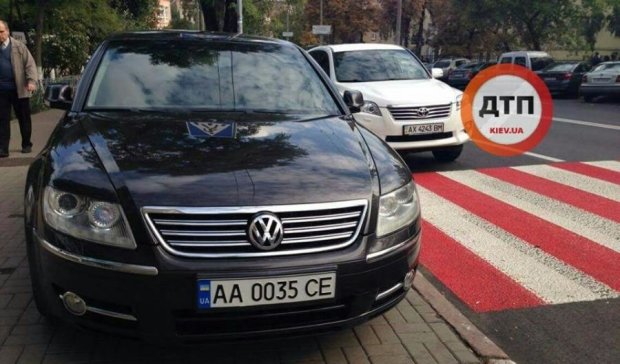 "Инвалиды парковки" снова поразили киевлян