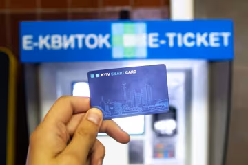 Е-билет в Киеве дал сбой: что происходит и как теперь расплатиться в транспорте