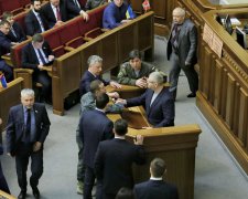 "Вилкул лезет из Таруты": один эпический снимок показал всю суть украинской политики