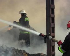Беспокойный Киев: возле Лавры вспыхнул пожар
