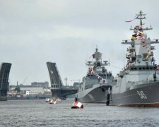 Российский корабль прорвался в порт Херсона