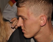 Міліціонер побив активіста на харківському вокзалі (відео)