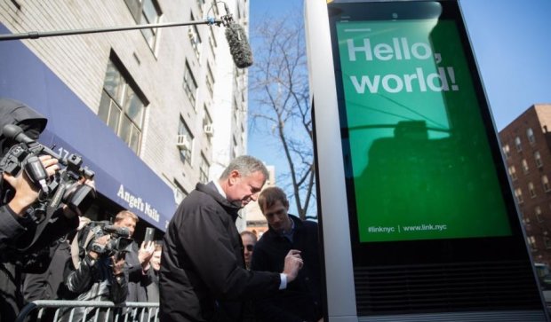 «Клубничка» лишила Нью-Йорк бесплатного Wi-Fi