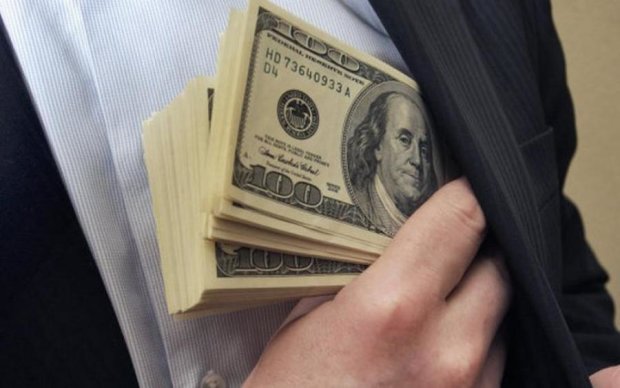 Високі зарплати проти корупції: журналіст пояснив, що не так