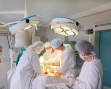 Комар відправив жінку до інвалідного візка