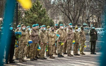 морпіхи вшанували пам'ять Т. Шевченка, фото: штаб ООС