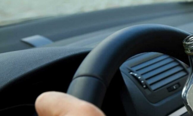 Борьба с копами и шприцы в машине: топ-чиновник устроил пьяный дебош в Киеве