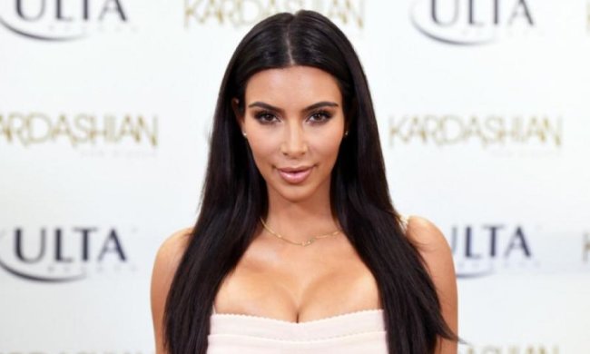 Мода змінюється: Кардашьян вирішила позбавитися сідниць