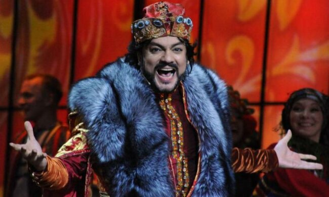 Лучше присядьте: Киркоров показал царские хоромы