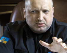 Турчинов пояснив, у чому він явно кращий за Путіна