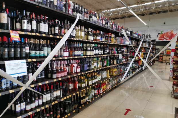 Алкоголь в супермаркете, фото: Getty Images