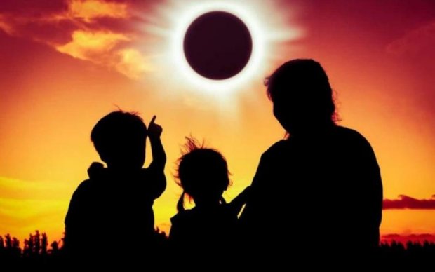 Сонячне затемнення 11 серпня: пряма трансляція