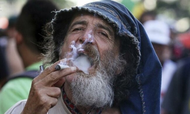 Никотин стимулирует умственную деятельность 