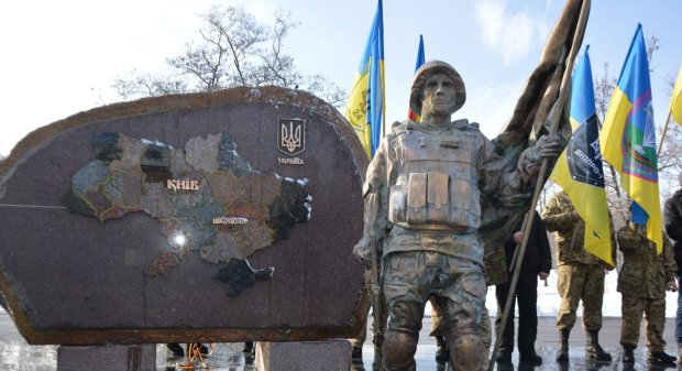 Пам'ятник українським героям встановлять у Харкові: битва за справедливість дала плоди