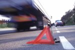Неуправляемый грузовик снес сразу три авто в Киеве: есть пострадавшие