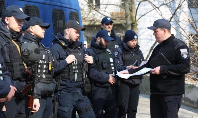 Штрикнув ножем у живіт: в центрі Києва невідомий чоловік розправився зі студентом