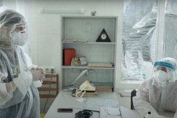 Лікарі, скріншот з відео