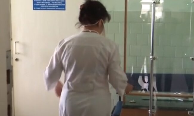 Три дня рожала мертвого ребенка – на Львовщине врач-акушер пойдет под суд за халатность