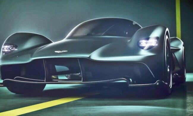 Секретный спорткар Aston Martin попал в объективы камер