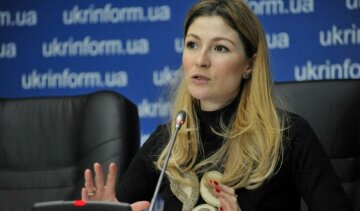 Українські телеканали "проб'ються" до кримчан